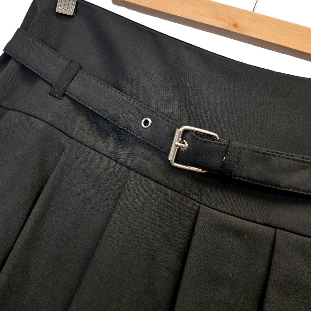 NWT Zara Womens M Box Pleated A-Line Belt Buckled Mini Skort 3067/538/800 Black - Picture 2 of 15